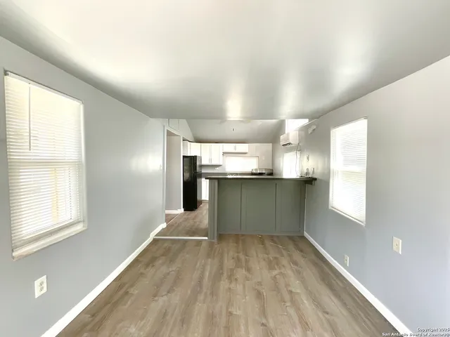 $999 | 1000 Kayton Avenue, San Antonio, TX 78210