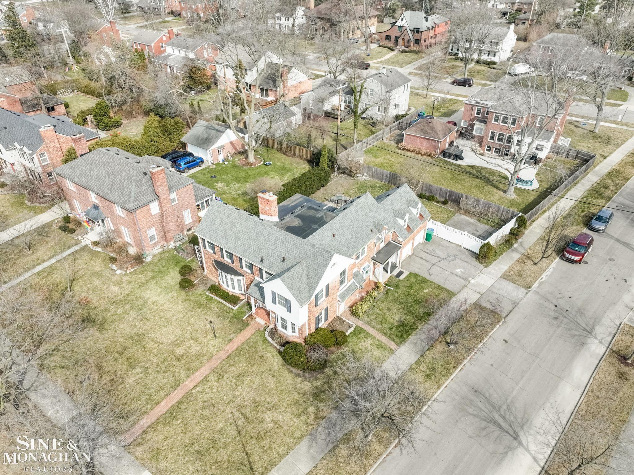 606 Pemberton Road Grosse Pointe, MI 48230 - Photo 68 of 99 50142204-8D14F708-2A7A-4CED-BB47-74A2D16B99F8.JPG