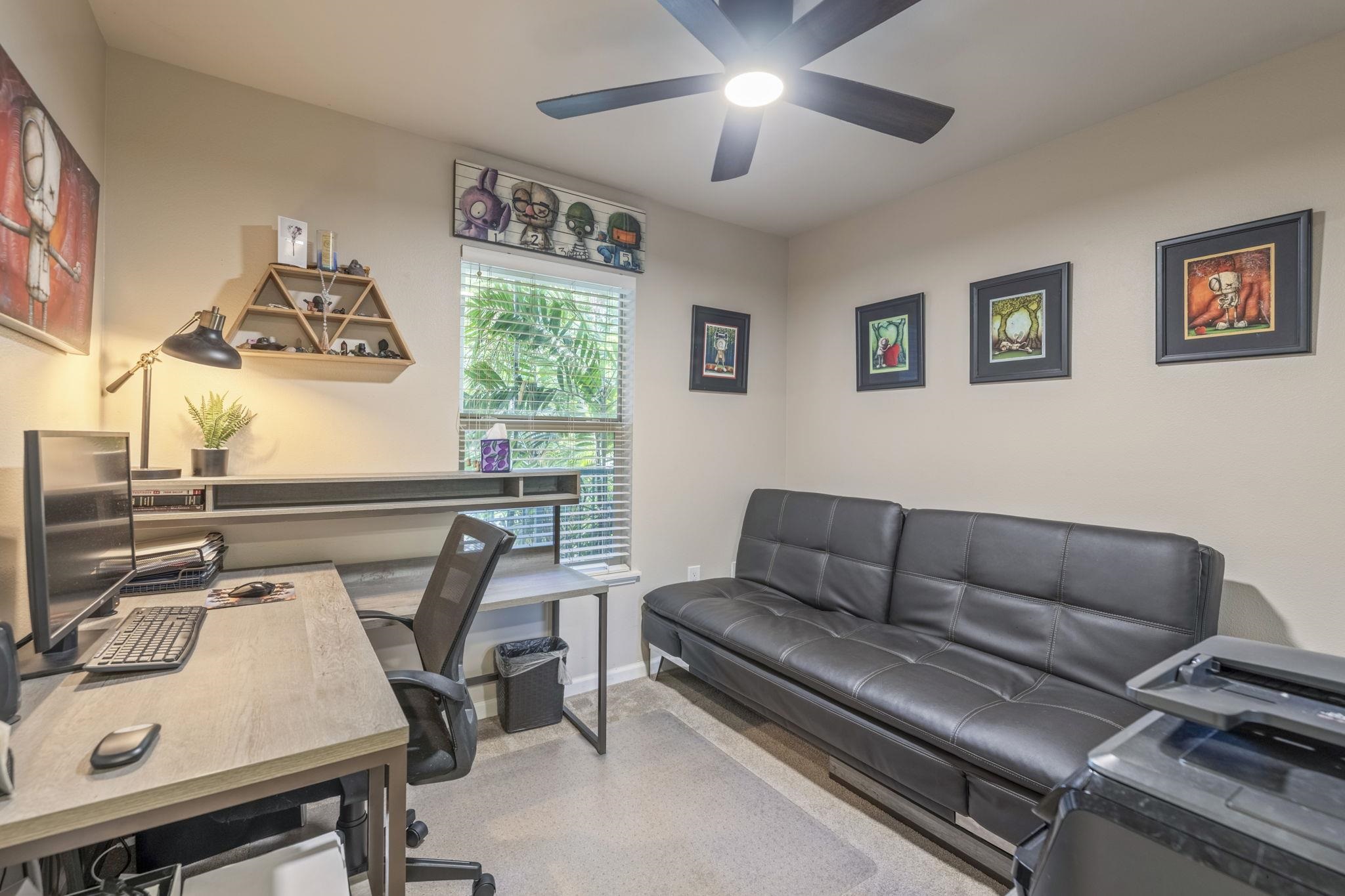 44 Kanani Road, Unit 2202 Kihei, HI 96753 - Photo 13 of 42 a living room with furniture