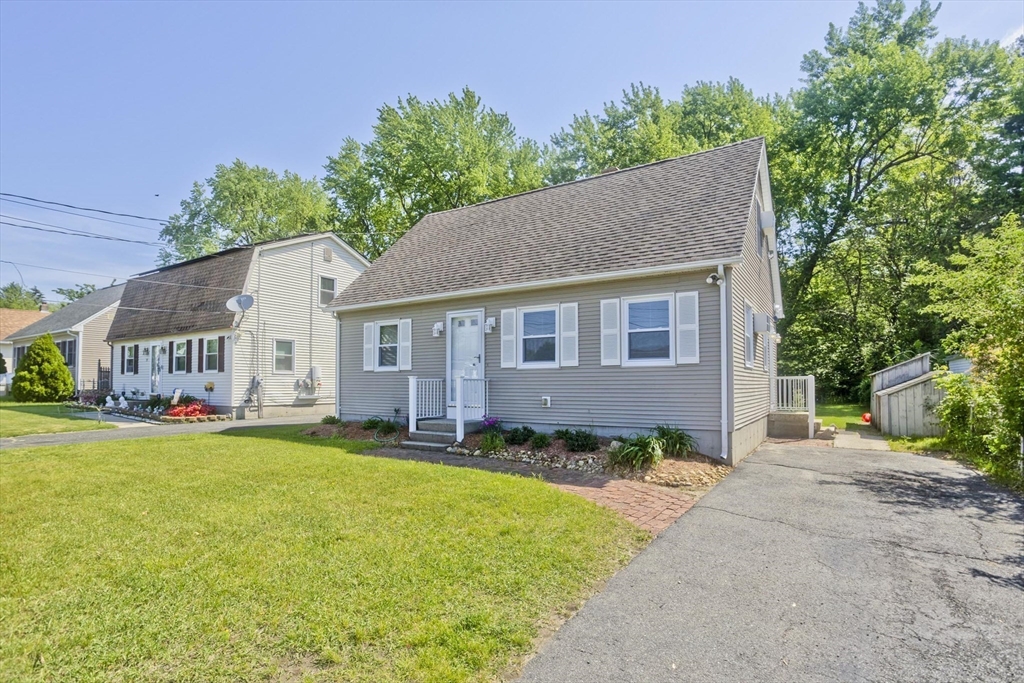 105 Mazarin Street Springfield, MA 01151 - Photo 2 of 25