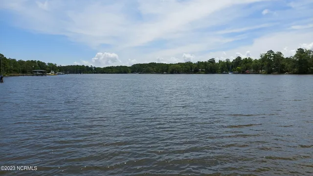 $138,000 | 22 Shore Drive East, Oriental, NC 28571