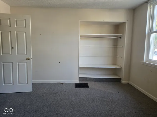 $104,900 | 216 West High Street, Rockville, IN 47872