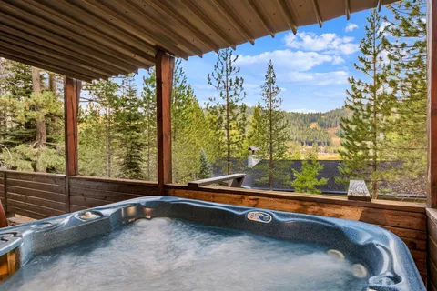 a view of a multi story building