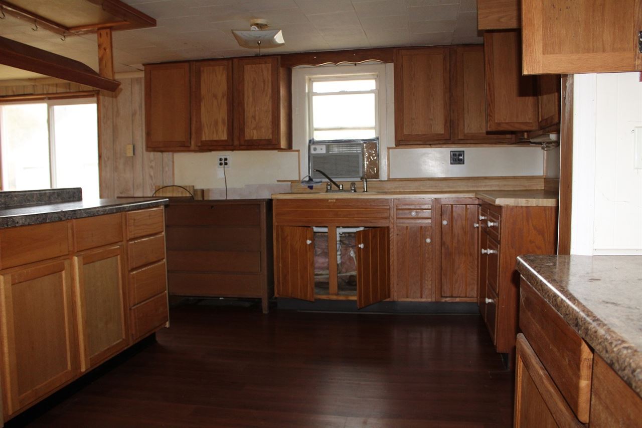 175 Skocelas Road North Manistee, MI 49660 - Photo 8 of 20 1859939-8.JPG