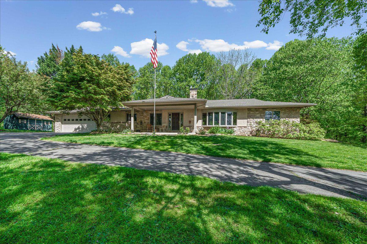 Welcome to 322 Buttonwood Rd!