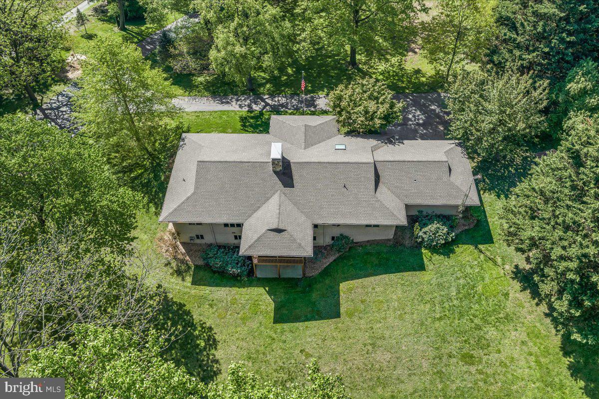 322 Buttonwood Road Landenberg, PA 19350 - Photo 44 of 60 Spacious home nestled in lush greenery.