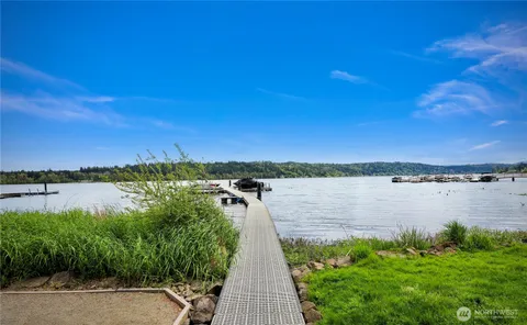 $425,000 | 4050 West Lake Sammamish Parkway Northeast, Unit 2, Redmond, WA 98052