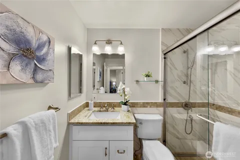 $425,000 | 4050 West Lake Sammamish Parkway Northeast, Unit 2, Redmond, WA 98052
