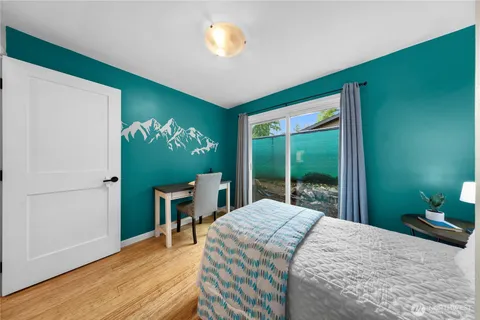 $425,000 | 4050 West Lake Sammamish Parkway Northeast, Unit 2, Redmond, WA 98052