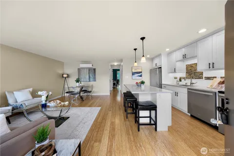 $425,000 | 4050 West Lake Sammamish Parkway Northeast, Unit 2, Redmond, WA 98052