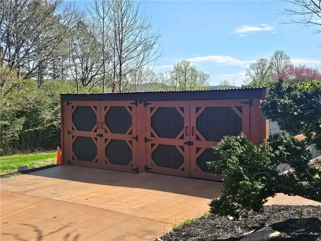 $495,000 | 9351 Henderson Mountain Road, Fairmount, GA 30139