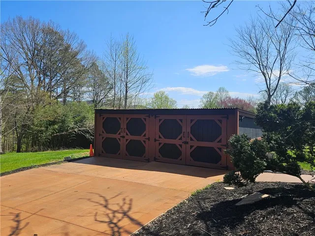 $495,000 | 9351 Henderson Mountain Road, Fairmount, GA 30139