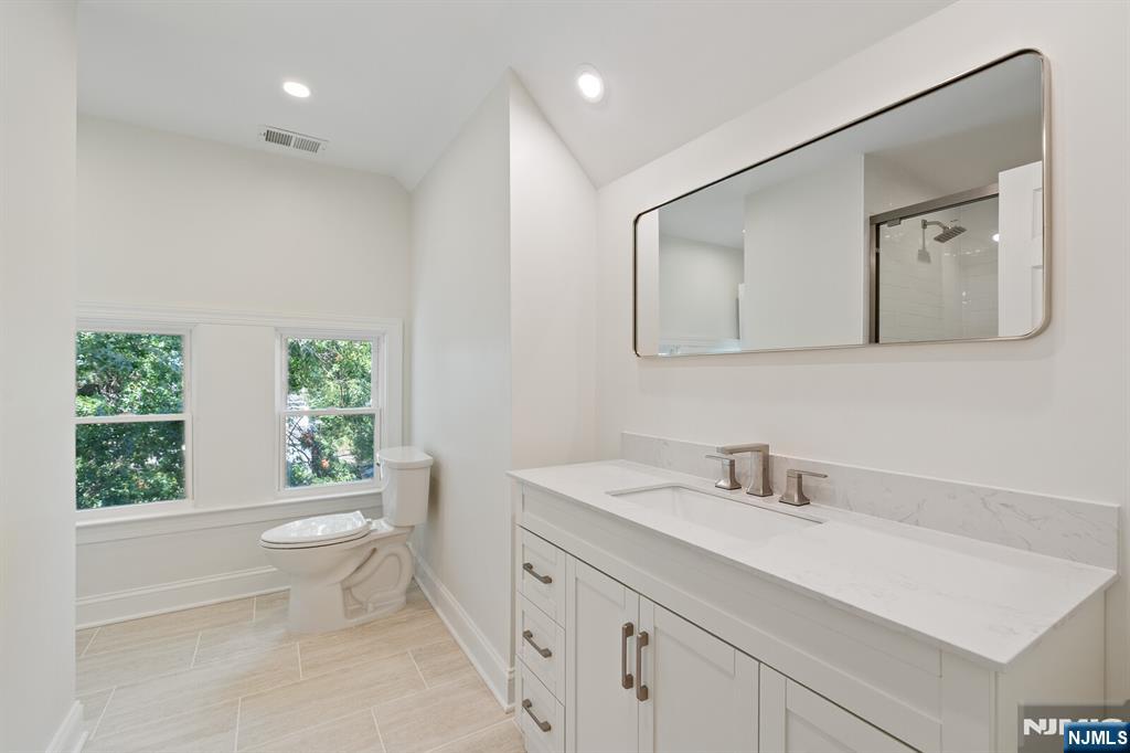 172 Boiling Springs Avenue East Rutherford, NJ 07073 - Photo 34 of 42 Gallery Image 34
