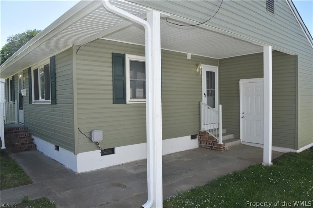 17 East Walker Road Hampton, VA 23666 - Photo 1 of 26 Gallery Image 1