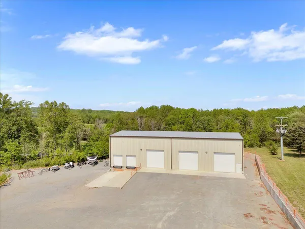 $2,500 | 2586 Tuck Road, Unit 3, Moneta, VA 24121