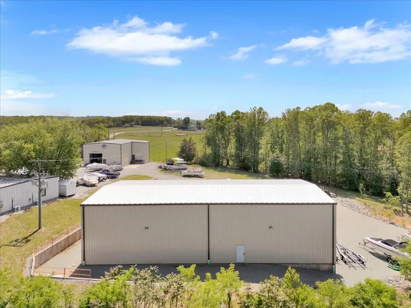 $2,500 | 2586 Tuck Road, Unit 3, Moneta, VA 24121