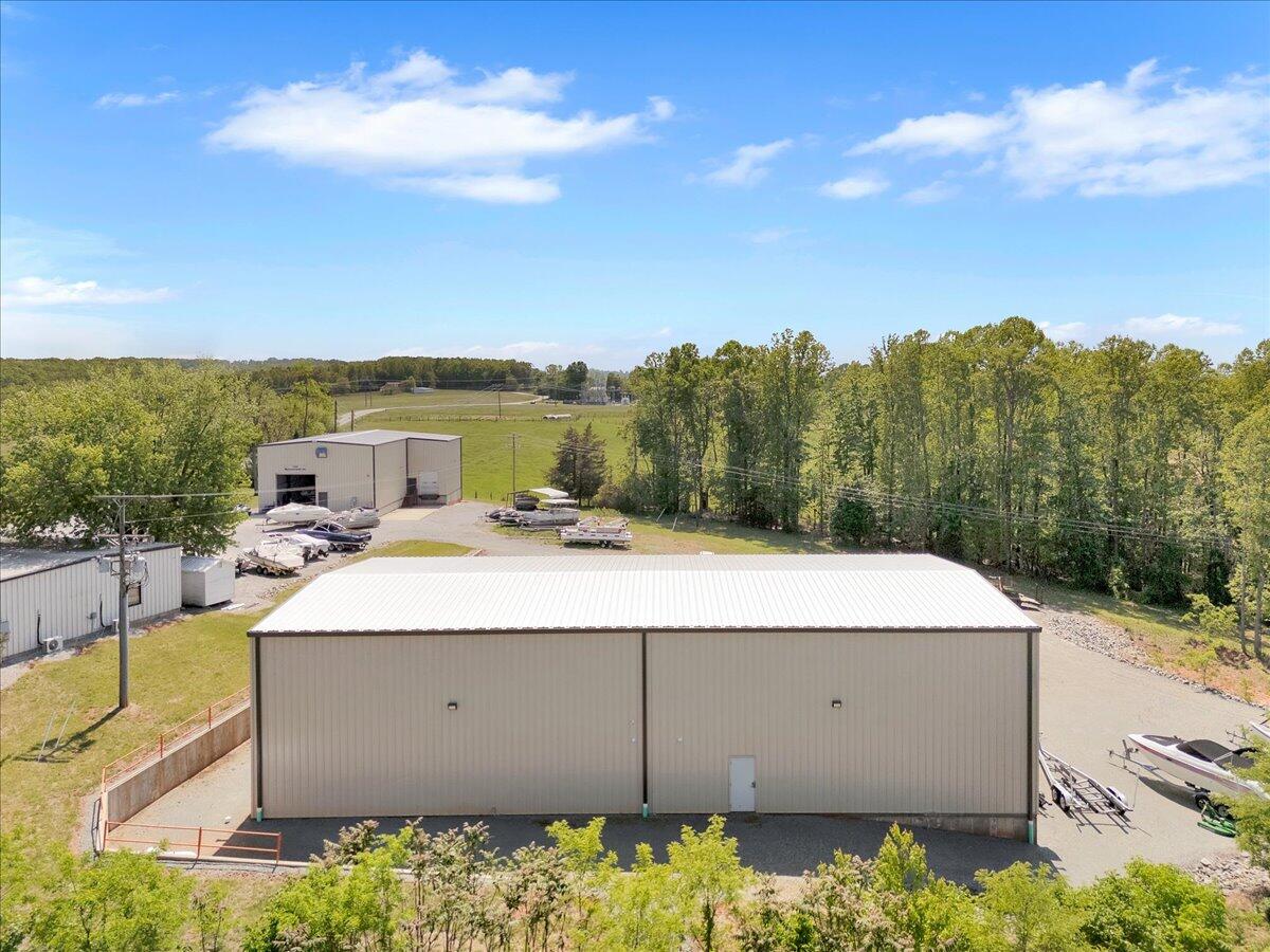 2586 Tuck Road, Unit 3 Moneta, VA 24121 - Photo 3 of 7 a view of a terrace
