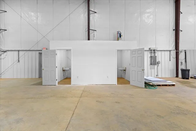 $3,300 | 2586 Tuck Road, Unit 3, Moneta, VA 24121