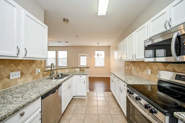 $2,100 | 6127 Yorkglen Manor Lane, Houston, TX 77084
