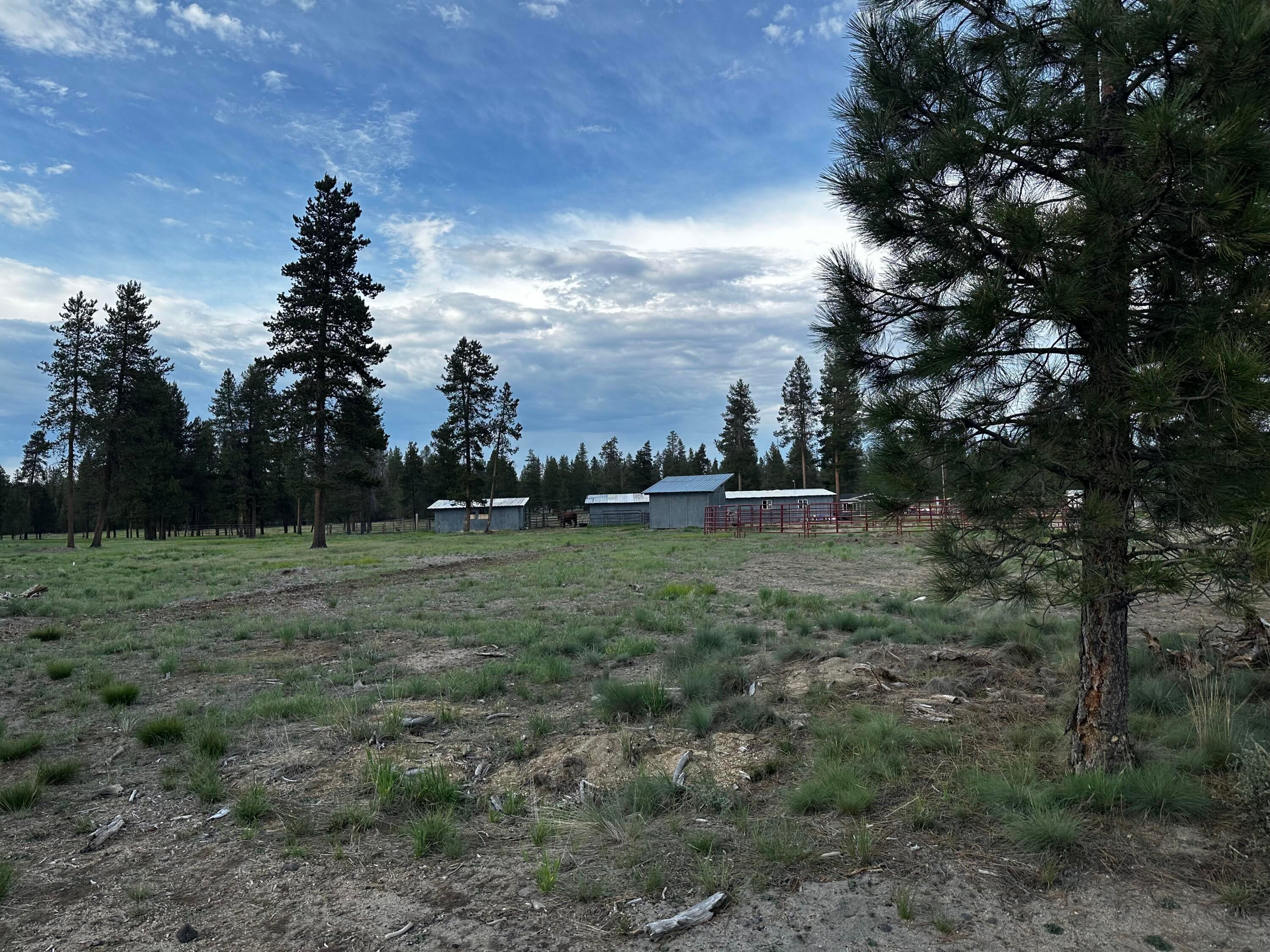 9241 Split Rail Road La Pine, OR 97739 - Photo 4 of 57 Front Entrance