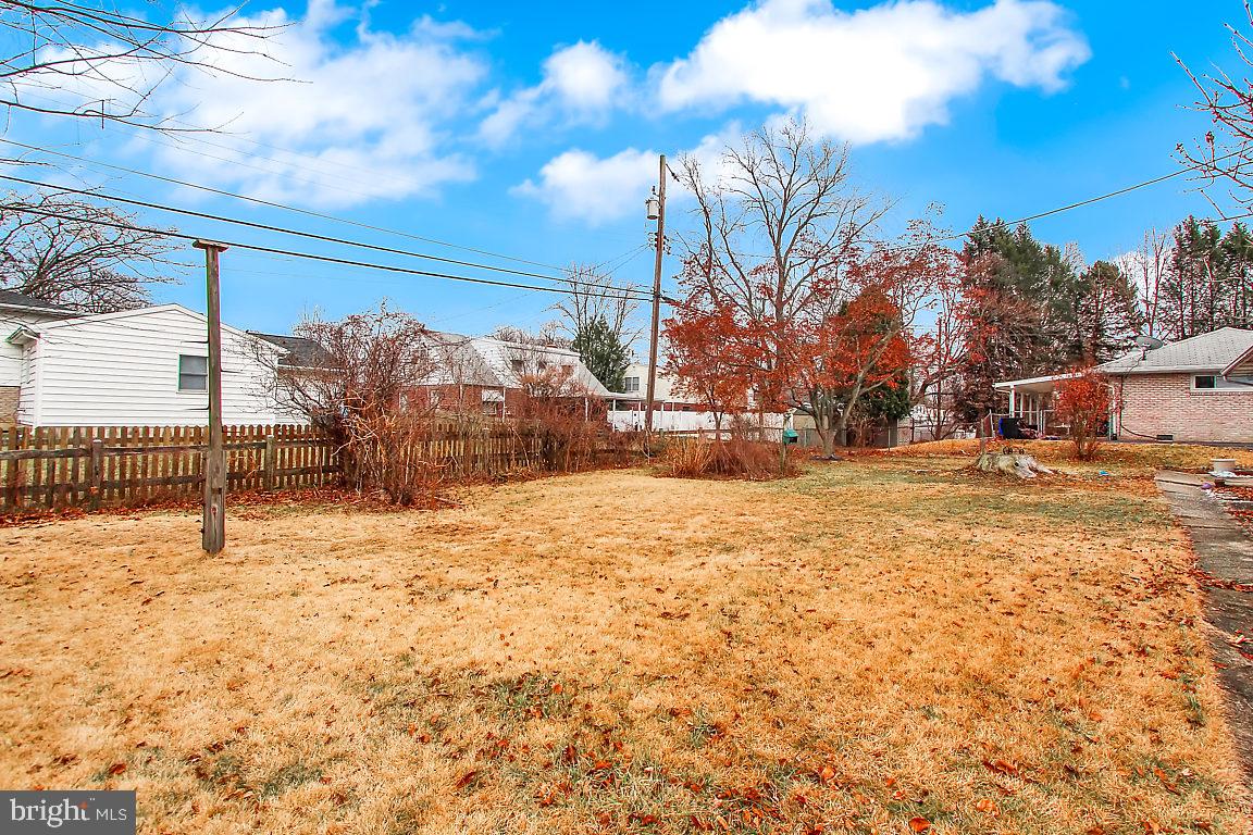 427 Parkside Road Camp Hill, PA 17011 - Photo 22 of 25 Yard