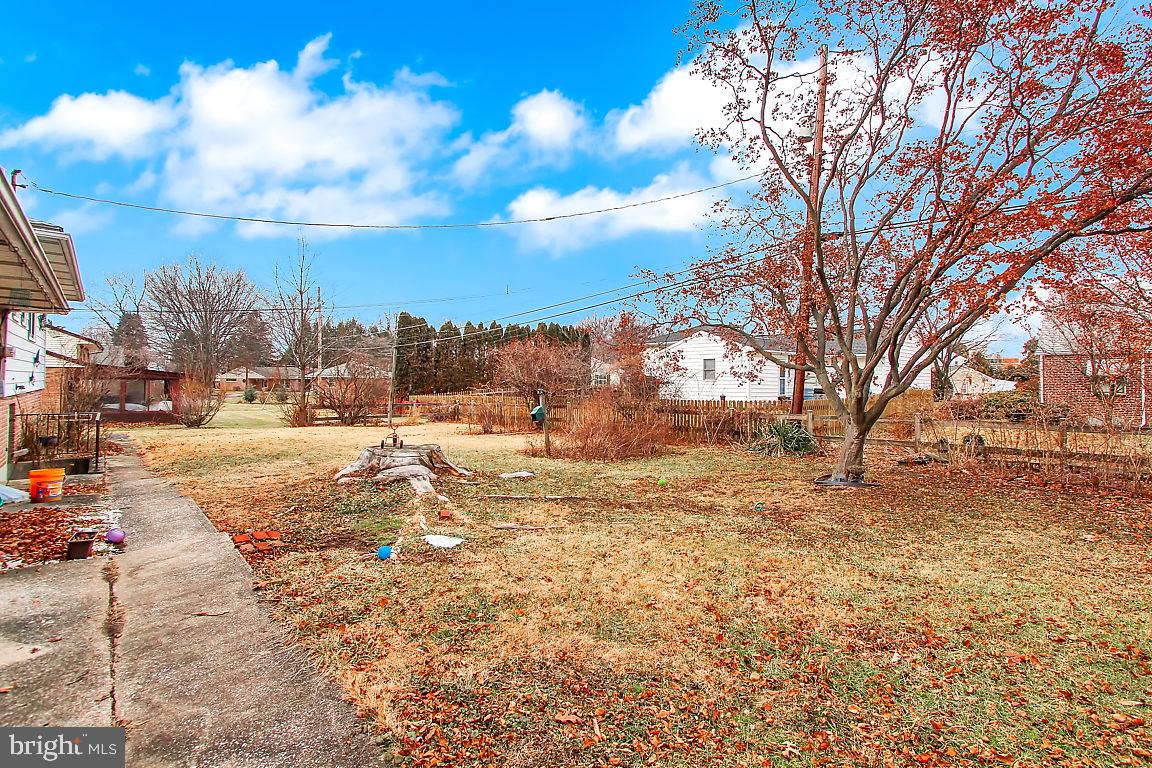 427 Parkside Road Camp Hill, PA 17011 - Photo 24 of 25 Yard