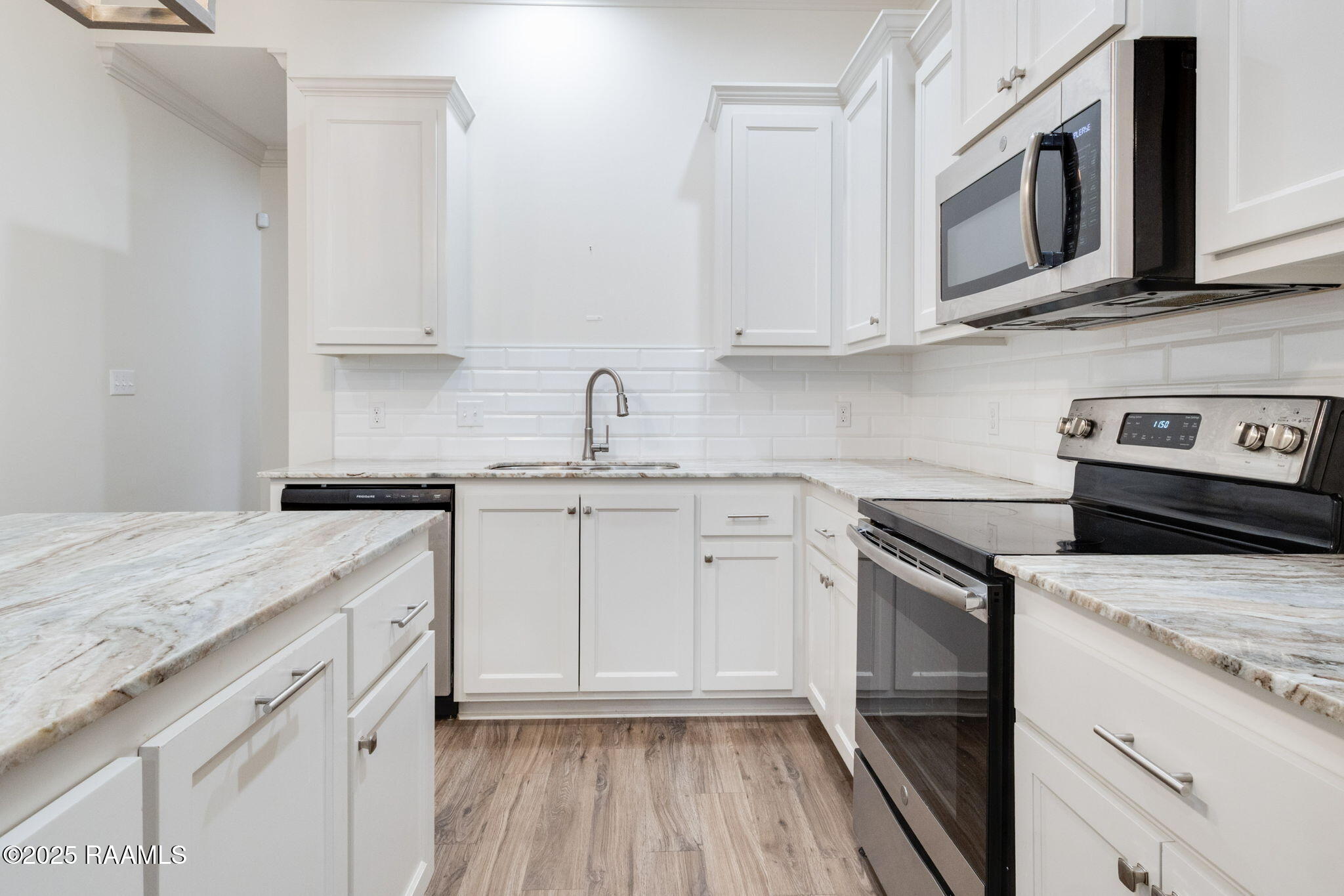 133 Rue Argenteuil Lafayette, LA 70506 - Photo 4 of 15 9-web-or-mls-133 Rue Argenteuil-4