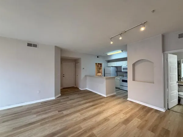 $1,175 | 5506 Metrowest Boulevard, Unit 211, Orlando, FL 32811