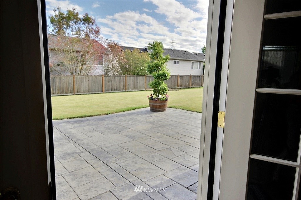 3917 Northeast 6th Street Renton, WA 98056 - Photo 18 of 24