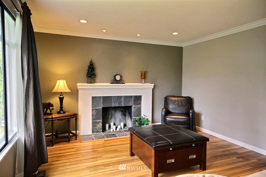 3917 Northeast 6th Street Renton, WA 98056 - Photo 3 of 24