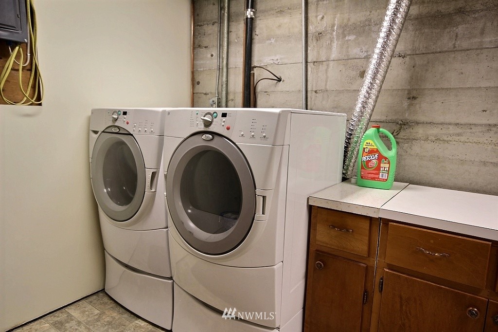 3917 Northeast 6th Street Renton, WA 98056 - Photo 23 of 24