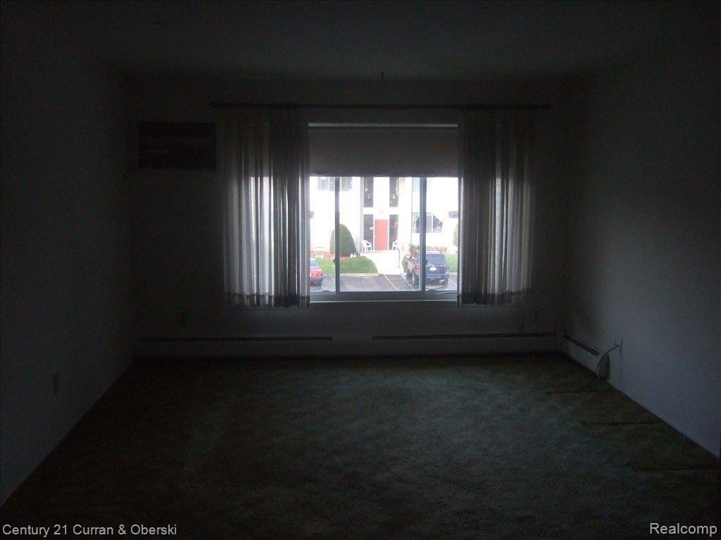 26720 Joy Road, Unit B4 Redford, MI 48239 - Photo 4 of 5 LIVING ROOM