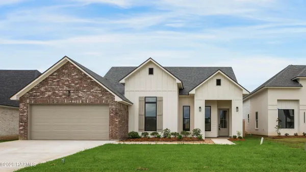 $432,630 | 107 Fountain Mdw Drive, Broussard, LA 70518