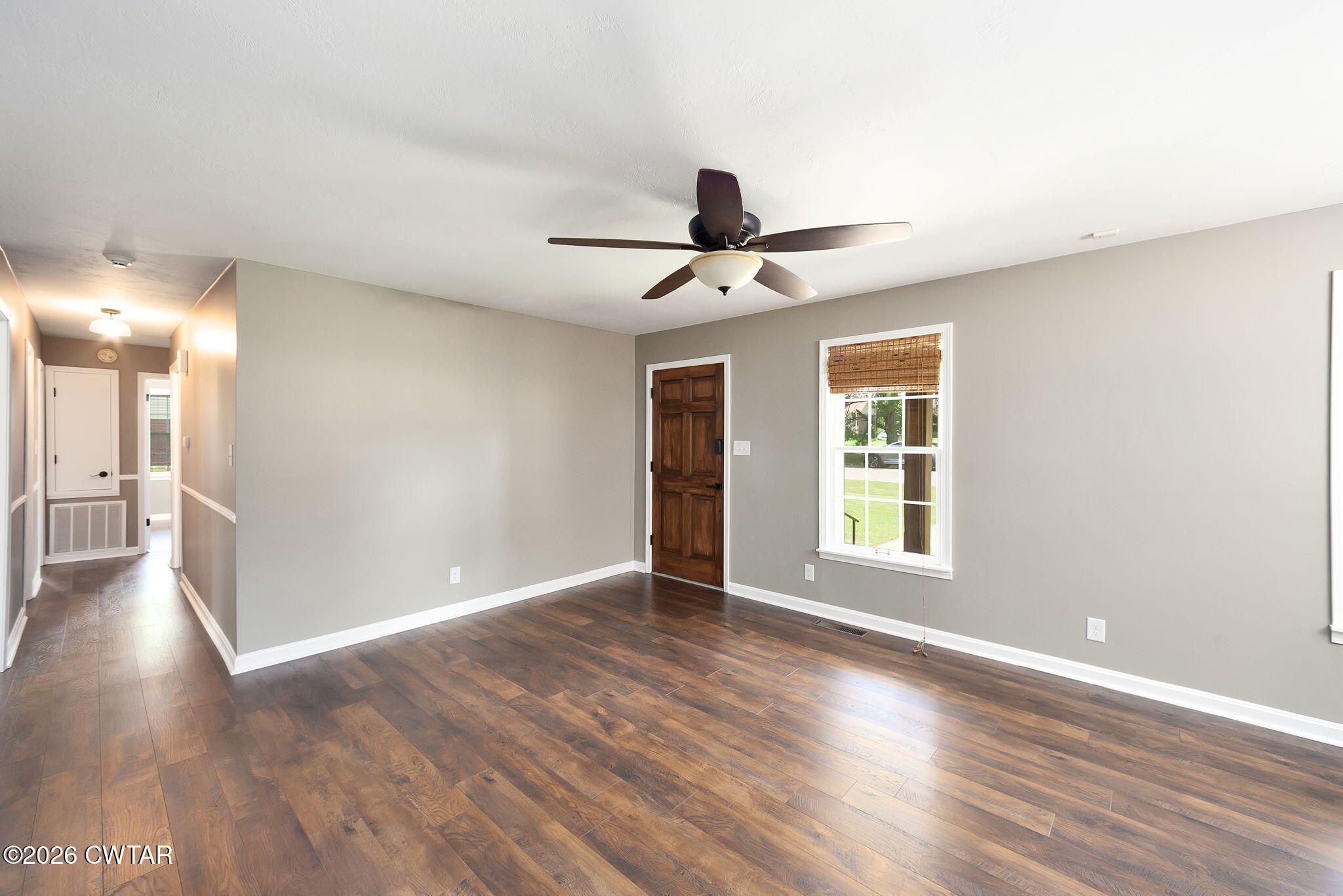 102 Fox Ridge Road Jackson, TN 38305 - Photo 5 of 30 Fox Ridge Dining_Livingroom