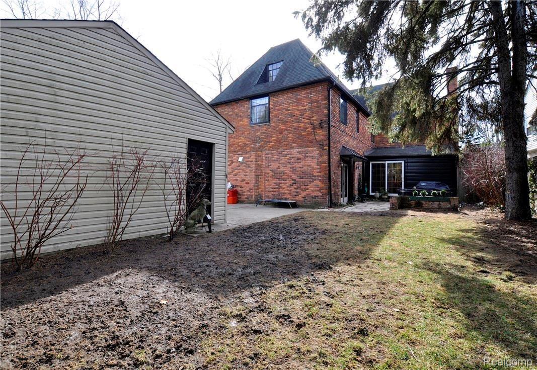 264 Lewiston Road Grosse Pointe, MI 48236 - Photo 38 of 40 35.jpg