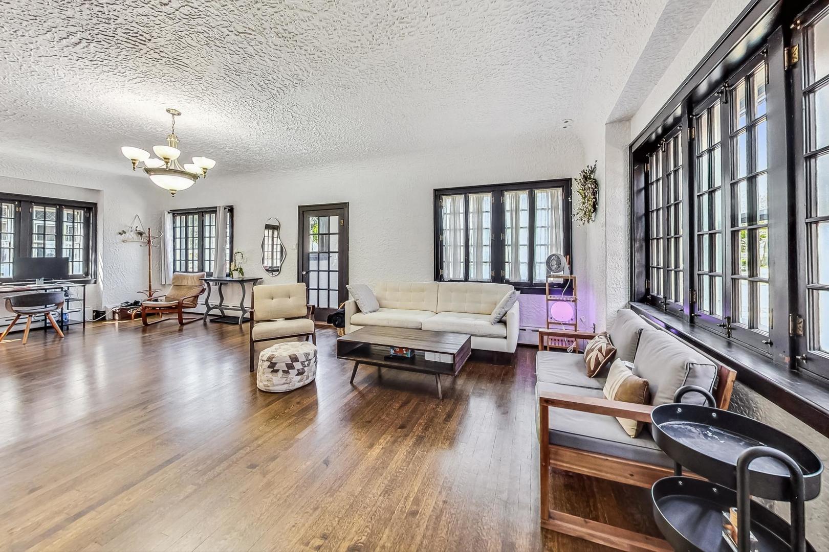 7102 Riverside Drive Berwyn, IL 60402 - Photo 8 of 73 Gallery Image 8