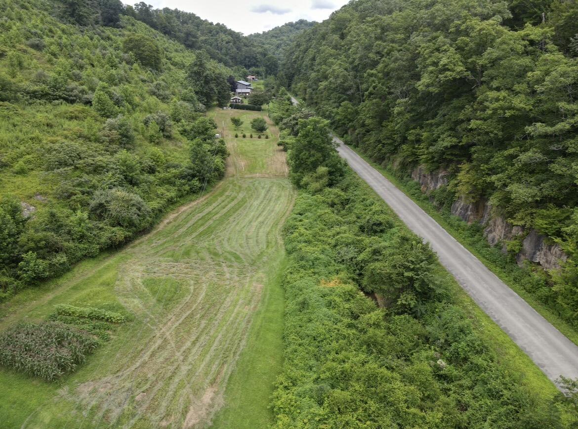 1267 Lower Taulbee Fork Road Vancleve, KY 41385 - Photo 12 of 46 IMG_2049