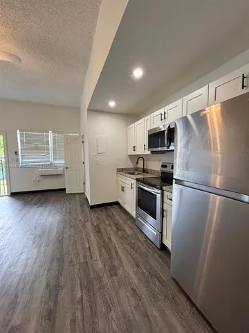 $1,399 | 467 Northwest 8th Street, Unit 1, Miami, FL 33136