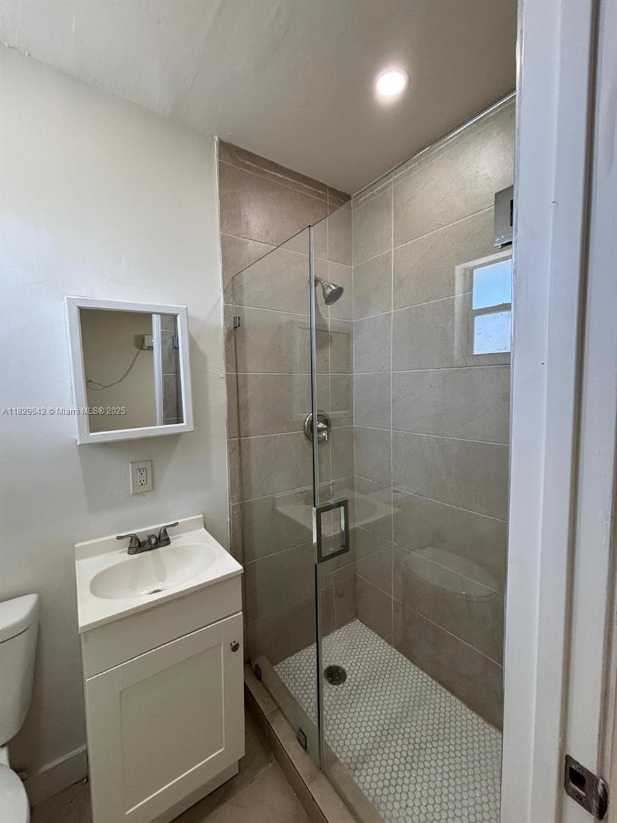 467 Northwest 8th Street, Unit 1 Miami, FL 33136 - Photo 9 of 23