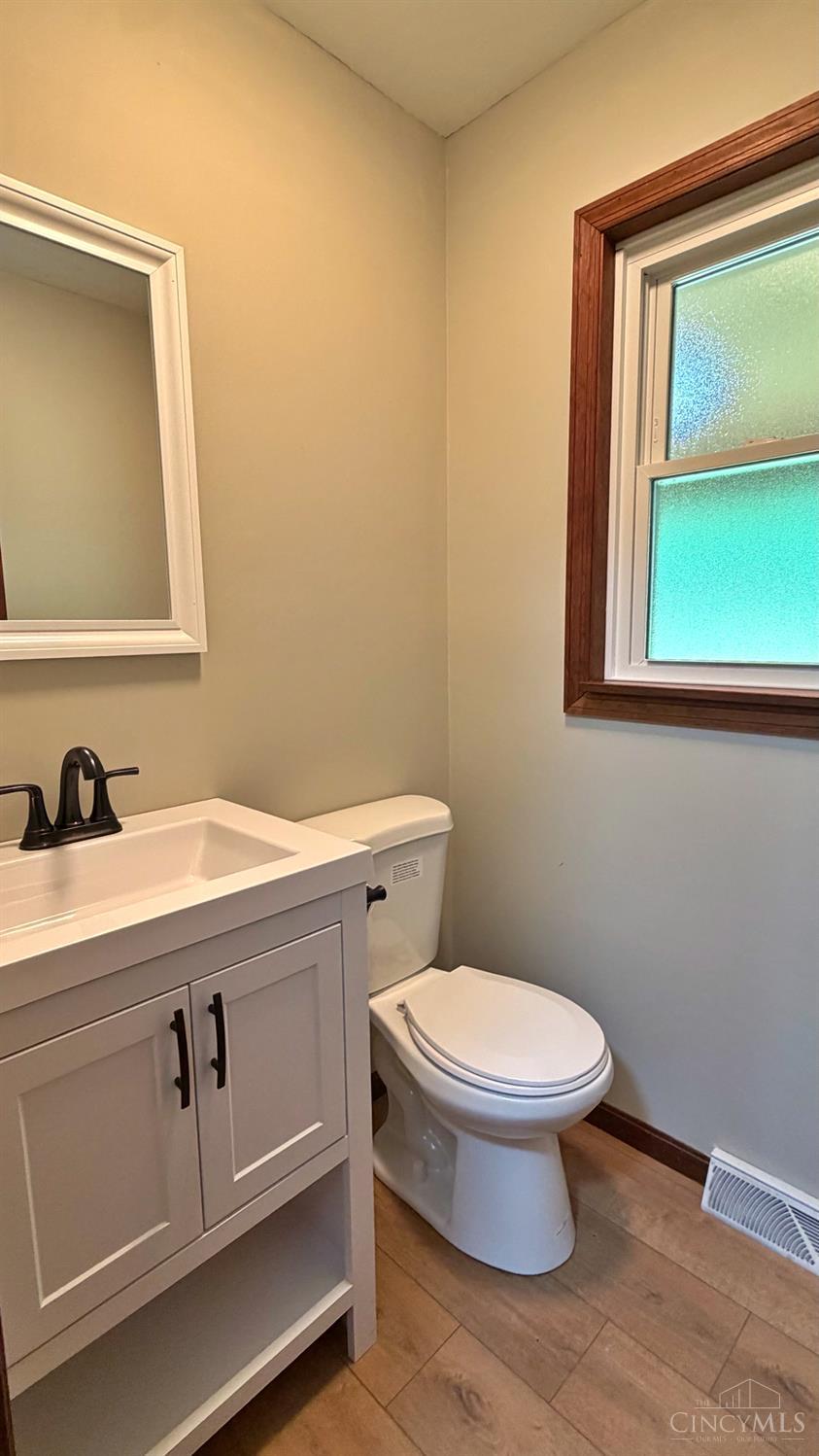 10707 Carolina Trace Road Harrison, OH 45030 - Photo 10 of 23 1st floor half bath