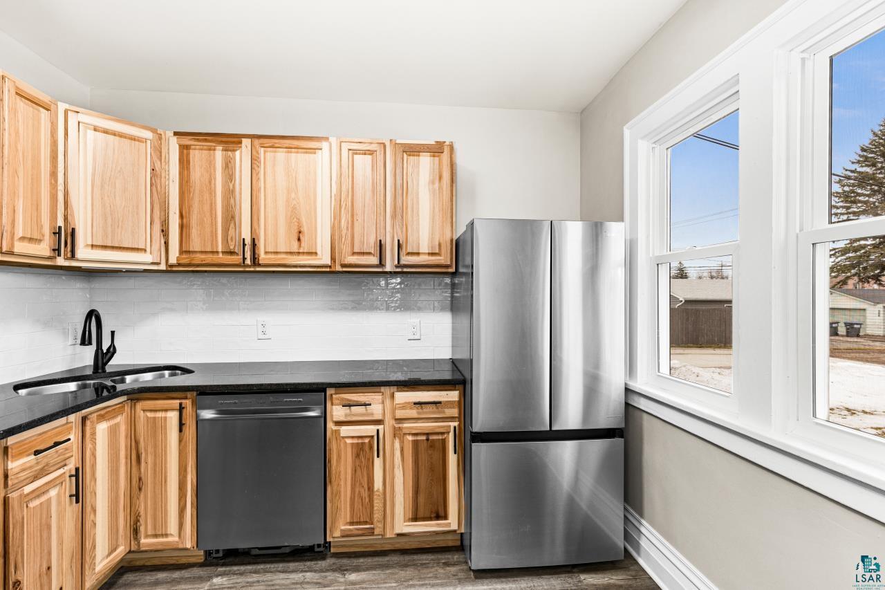 3916 West 4th Street Duluth, MN 55807 - Photo 12 of 38