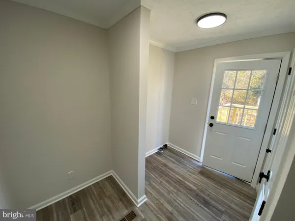 $2,695 | 10504 Benchmark Road, Fredericksburg, VA 22408