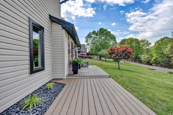 $499,900 | 150 Indian Pointe Drive, Hardy, VA 24101