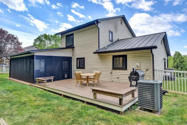 $499,900 | 150 Indian Pointe Drive, Hardy, VA 24101