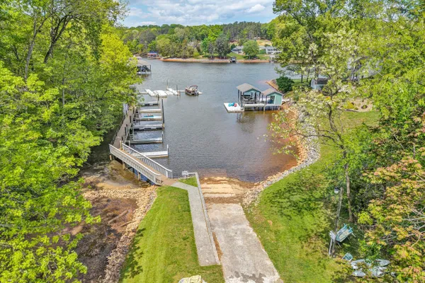 $499,900 | 150 Indian Pointe Drive, Hardy, VA 24101