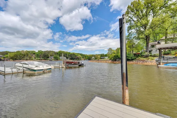 $499,900 | 150 Indian Pointe Drive, Hardy, VA 24101