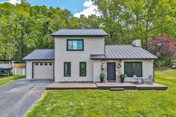 $499,900 | 150 Indian Pointe Drive, Hardy, VA 24101