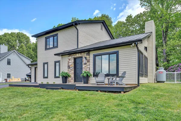 $499,900 | 150 Indian Pointe Drive, Hardy, VA 24101