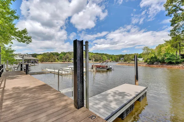 $499,900 | 150 Indian Pointe Drive, Hardy, VA 24101