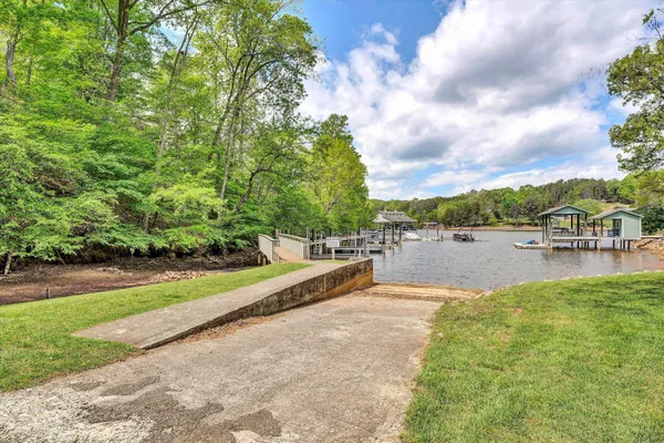 $499,900 | 150 Indian Pointe Drive, Hardy, VA 24101